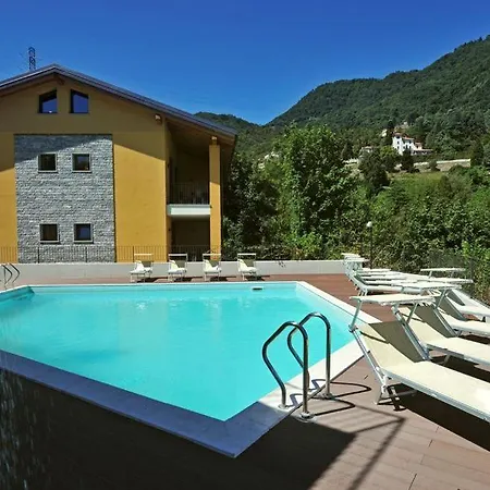 Sleeps 2 Pool *