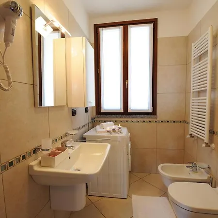 Sleeps 2 Pool